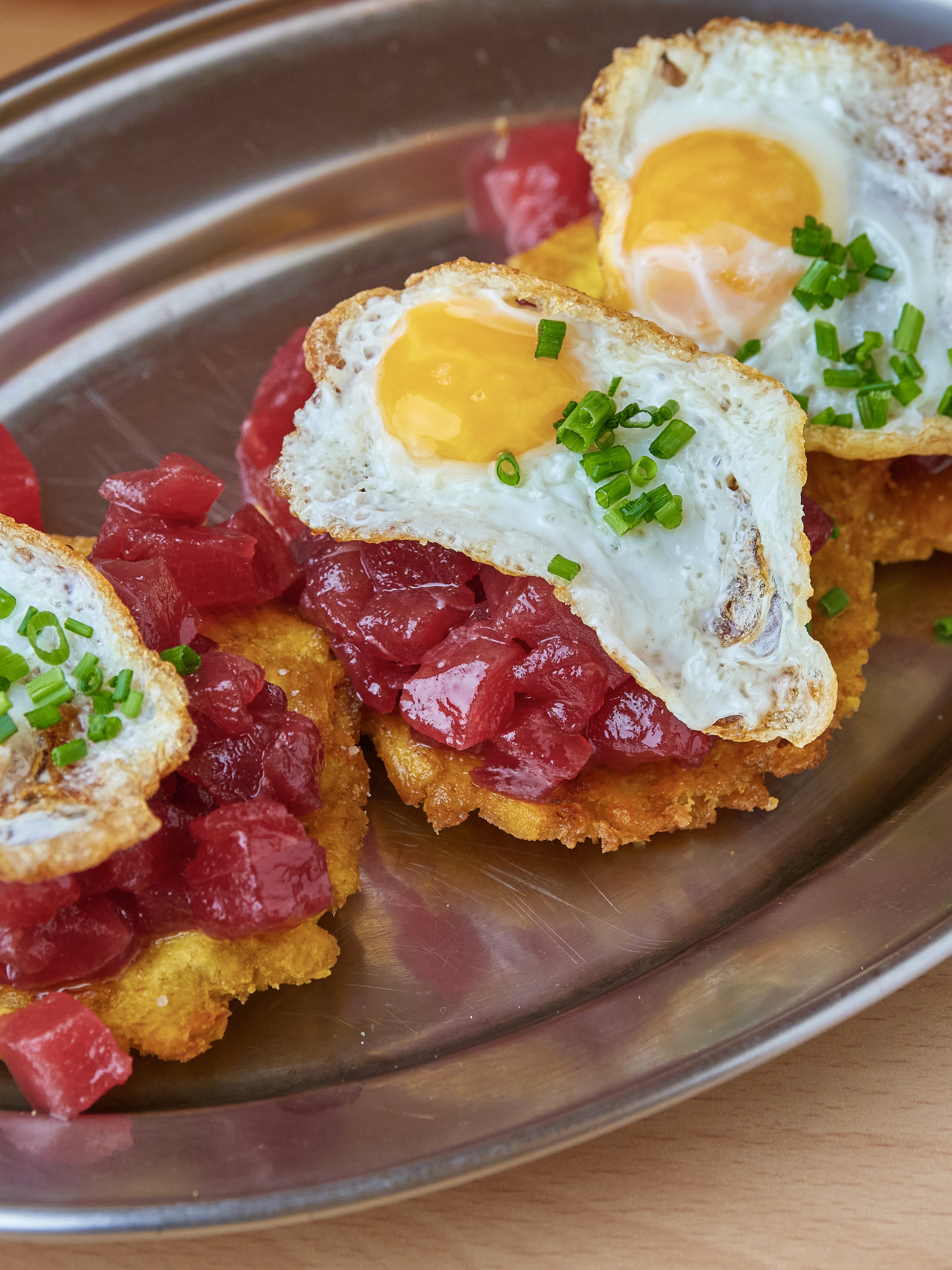 Patacon de atún trufado